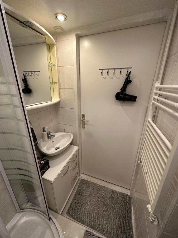 Cosy & Quiet In 17Th District Apartment Vienna Luaran gambar